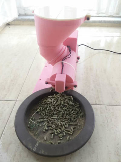 Automatic IoT-enabled Rabbit Feeder