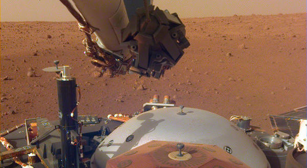 NASA's Mars InSight Flexes Its Arm