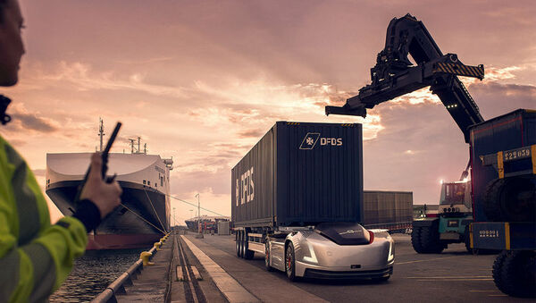 Vera’s first assignment: Volvo Trucks presents an autonomous transport between a logistics centre and port