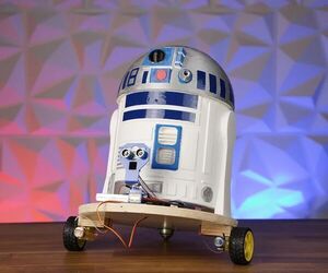 3D Printed Obstacle Avoiding R2D2 Using an Arduino Uno in 13 Steps