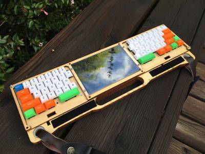 This Custom Built “Commute Deck” Makes it Easy to Work on the Go