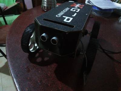 Arduino robot with wireless camera and fire detection for Home security