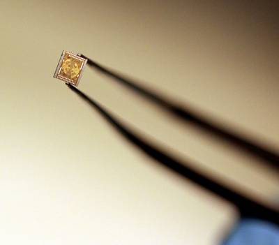 Wave of the future: terahertz chips a new way of seeing through matter