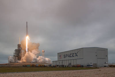 SpaceX Launches 1st Private Rocket from Historic NASA Pad