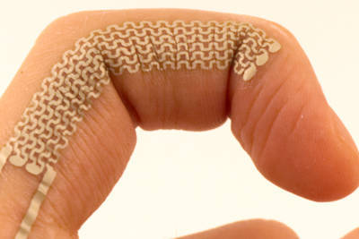 E-tattoos turn knuckles and freckles into smartphone controls