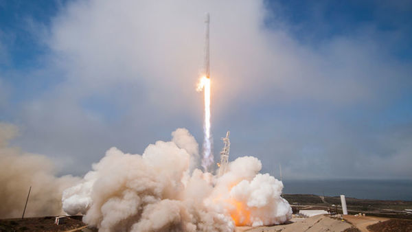 A SpaceX rocket blows a hole in the atmosphere