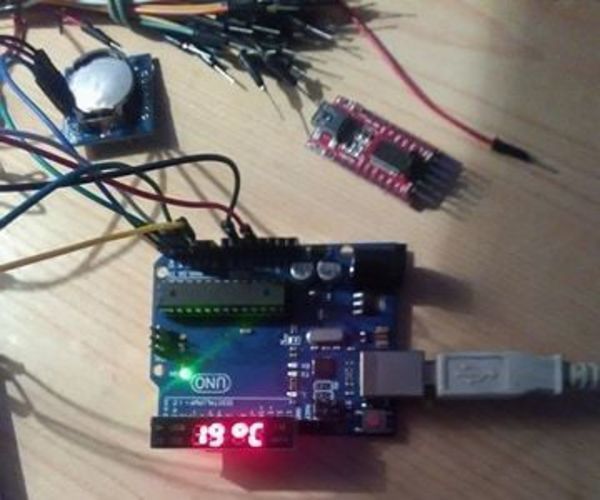 Central Thermal Reglable Thermostat And Clock With Arduino