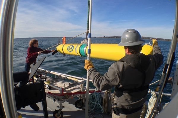 Fundamental equations guide marine robots to optimal sampling sites