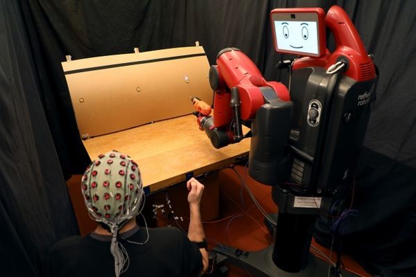 How to control robots with brainwaves and hand gestures