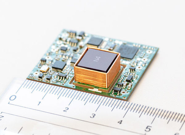 Tinier and less power-hungry quantum atomic clock push toward intelligent IoT