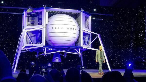 Blue Origin Unveils 'Blue Moon,' Its Big Lunar Lander