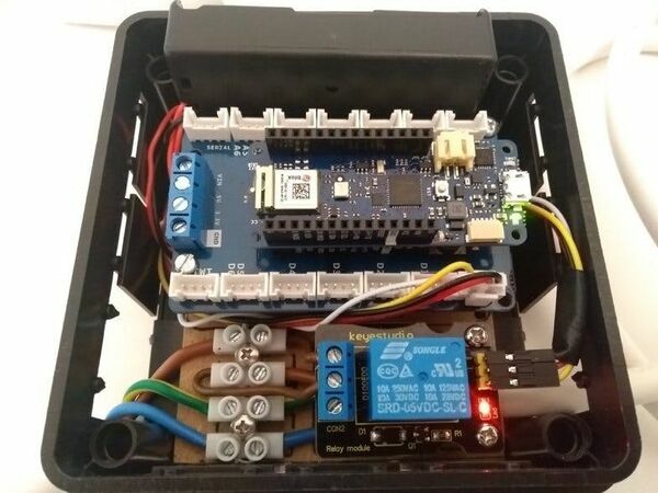 Smart Plug with Arduino MKR WiFi 1010