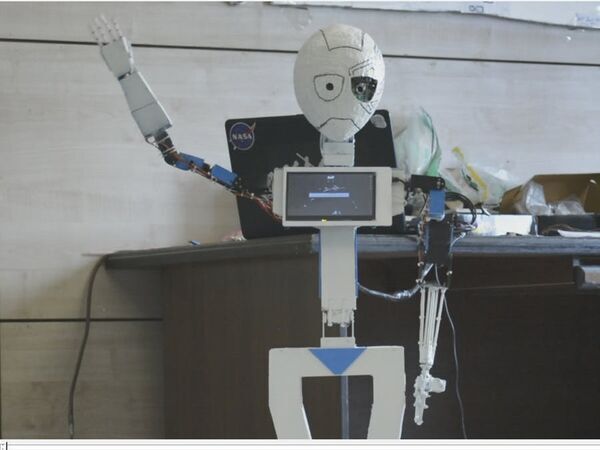 MIA-1 Open Source Advanced Handmade Humanoid Robot!