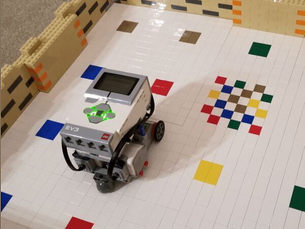 DWR - An Alexa voice enabled maze-solving LEGO robot