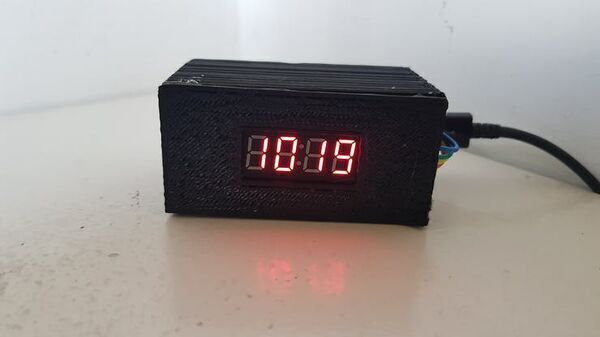 Autoadjust Desk Clock with ESP8266