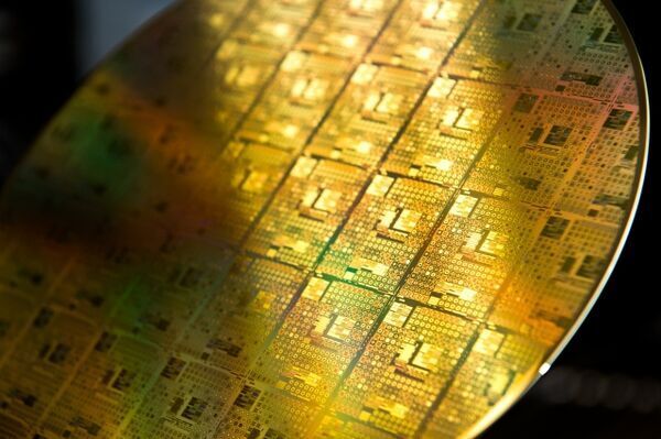 Lincoln Lab transfers integrated circuit process to industry
