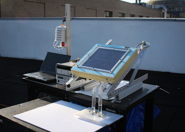 Solar-powered system extracts drinkable water from “dry” air