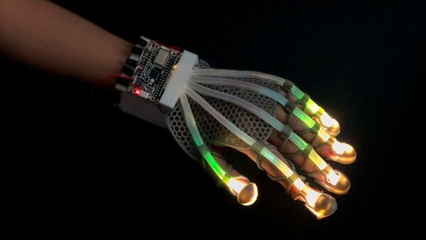 Stretchable sensor gives robots and VR a human touch