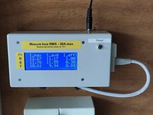 Three-Phase RMS Ammeter with Current Transformers