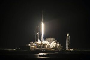 SpaceX launches four civilians into orbit on historic Inspiration4 flight