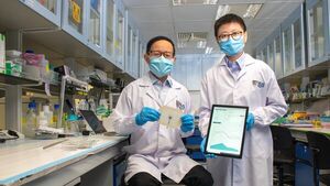 NUS researchers develop world’s first smart bandage that detects multiple biomarkers for onsite chronic wound monitoring