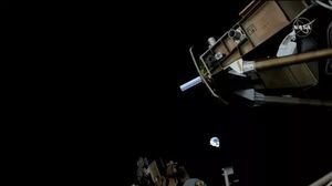 SpaceX Dragon cargo ship delivers Christmas presents (and supplies) to space station