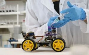 A robot able to “smell” using a biological sensor