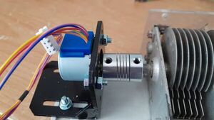 An Experimental Magnetic Loop Driven by Android and a Stepper Motor